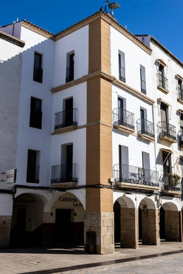Apartamentos El Patio Plaza Mayor Caceres Ngoại thất bức ảnh